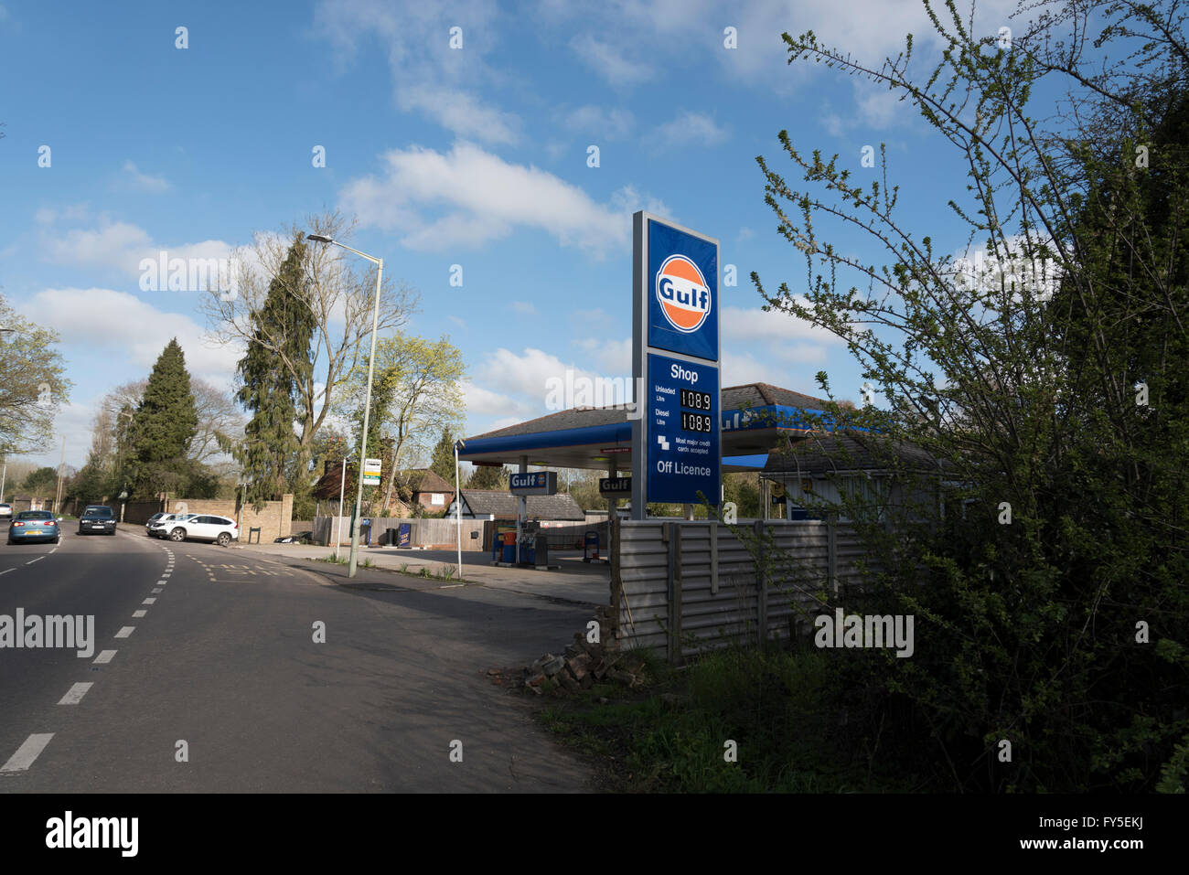 Golfo stazione di benzina sulla A4251, Hemel Hempstead, Hertfordshire, Regno Unito. Foto Stock