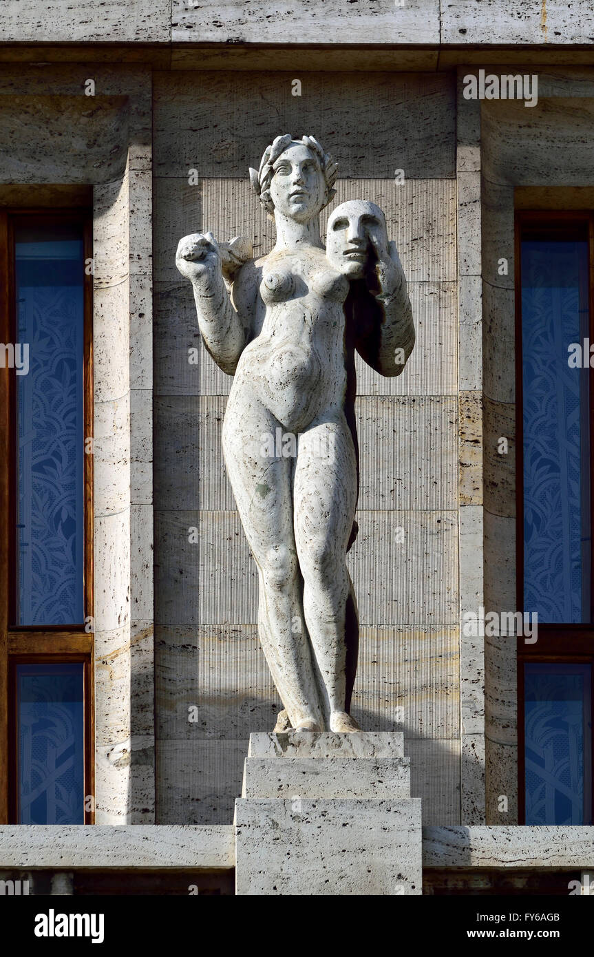 Praga, Repubblica Ceca. Biblioteca Comunale (Mestska knihovna: 1928 - Art Nouveau) in Mariánské námesti (Vergine Maria Square)..... Foto Stock