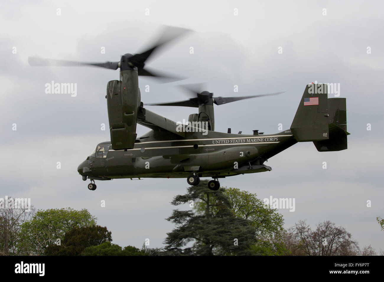 La Bell Boeing V-22 Osprey è un americano di multi-missione, tiltrotor aerei militari sia con un decollo ed atterraggio verticali Foto Stock