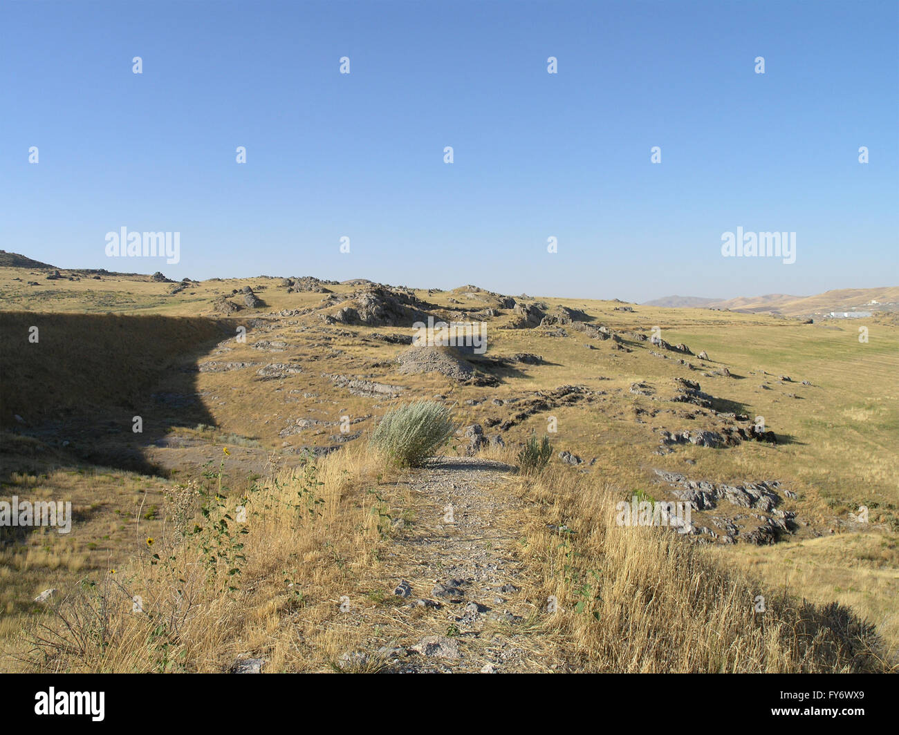 Incolto lungo abbandonato binario grade trussal erano utilizzati per attraversare gap di ferrovia transcontinentale nel grande lago salato U Foto Stock