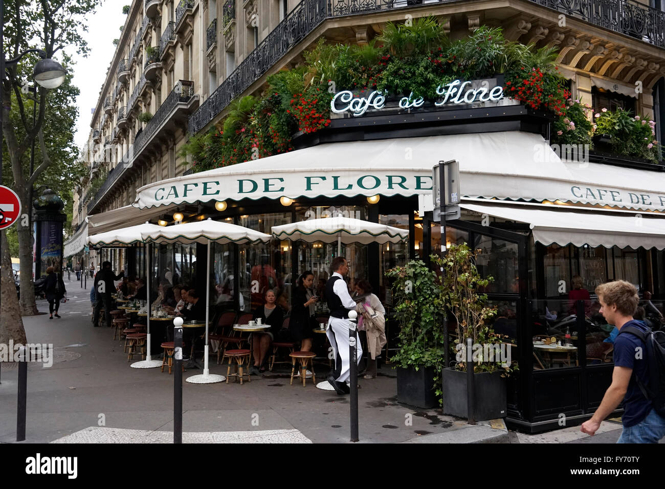 Café de Flore in Boulevard di San Germain, Parigi, Francia Foto Stock
