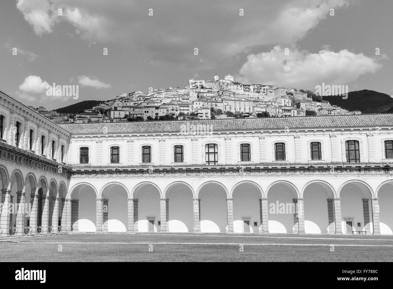 Certosa di Padula è un antico monastero nel Parco Nazionale del Cilento. Essa è stata fondata da Tommaso di Sanseverino 450 anni fa Foto Stock
