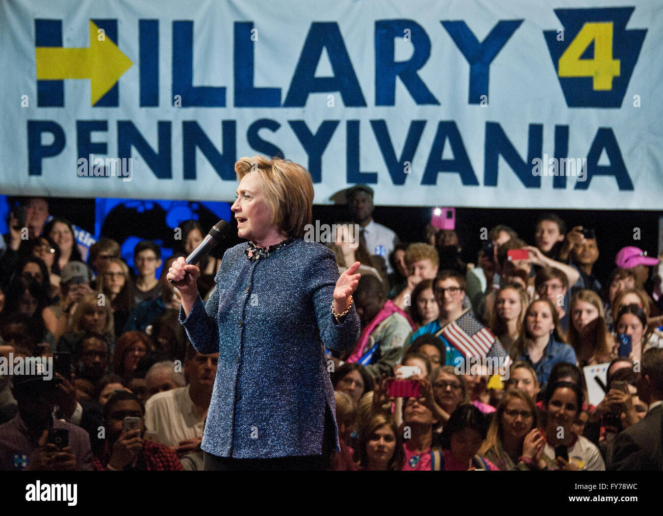 Philadelphia, PA, Stati Uniti d'America. Xx Aprile, 2016. Hillary Clinton campagne a Fillmore. Foto Stock