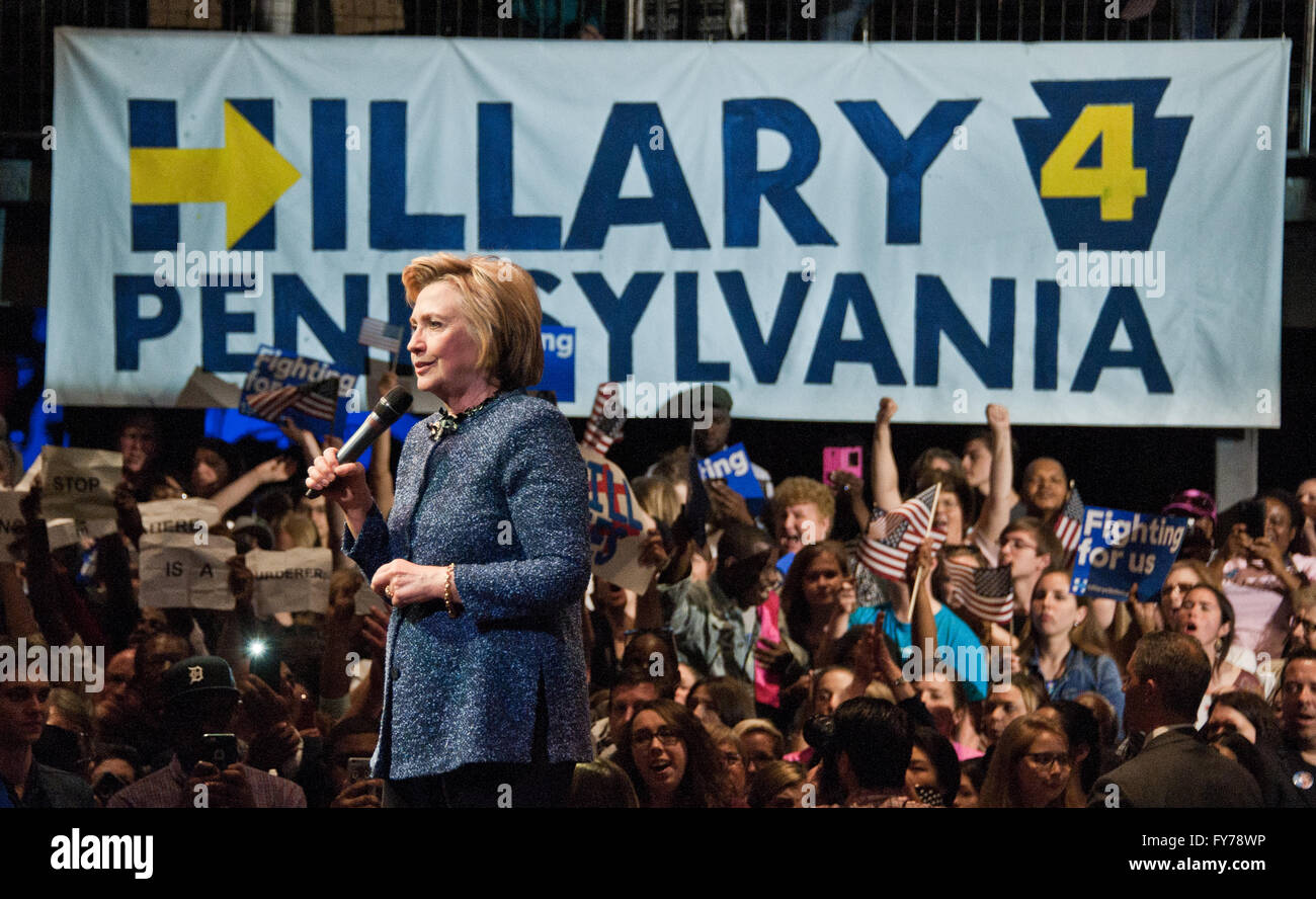 Philadelphia, PA, Stati Uniti d'America. Xx Aprile, 2016. Hillary Clinton campagne a Fillmore. Foto Stock