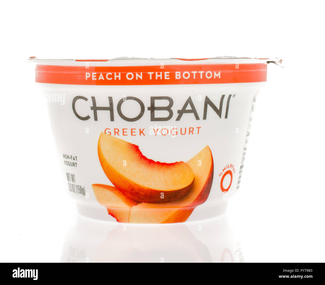 Winneconne, WI - 2 Marzo 2016: un contenitore di Chobani lo yogurt greco in aroma di pesca Foto Stock