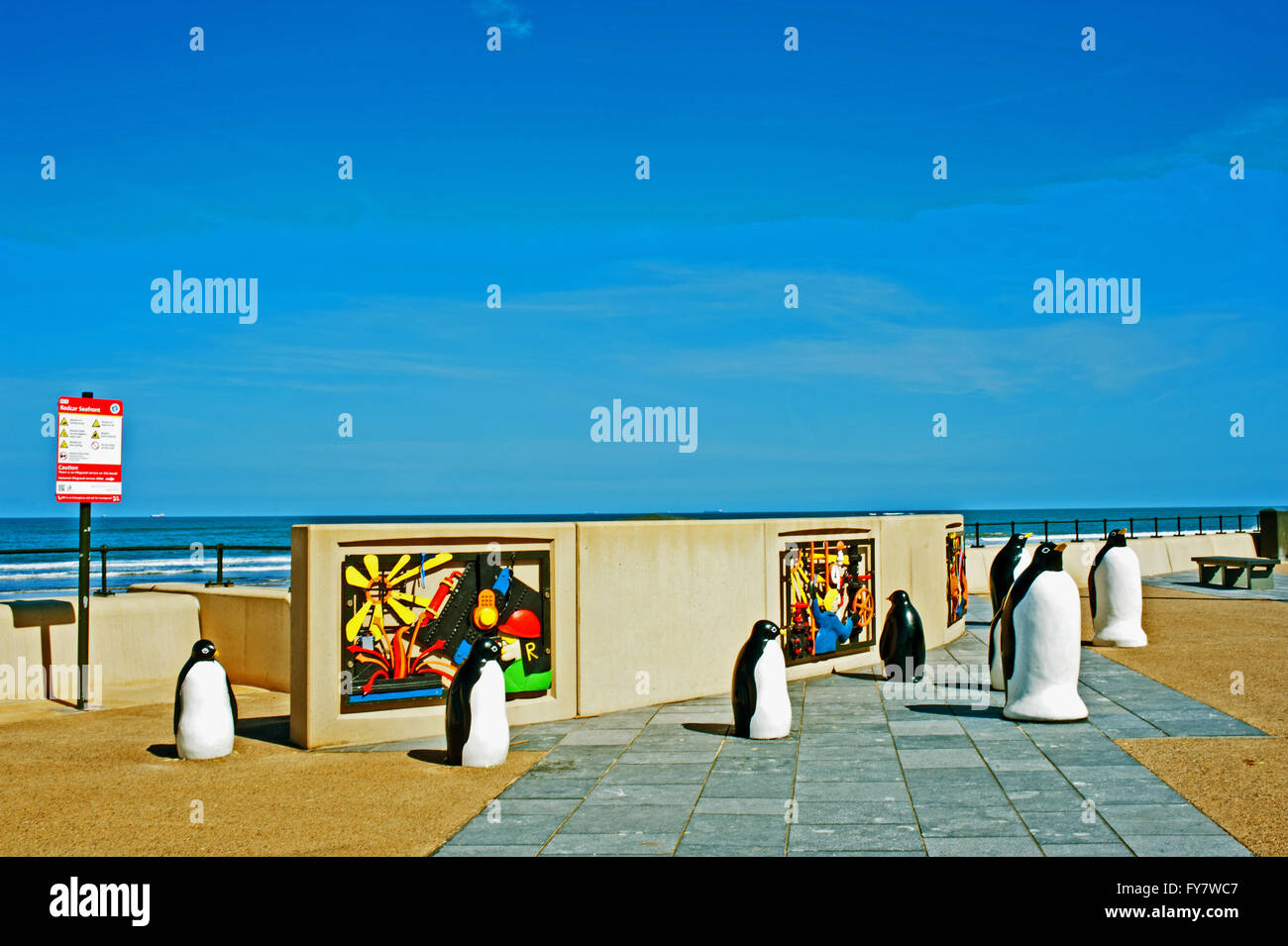 Penguin sculture, Redcar fronte mare, redcar cleveland Foto Stock