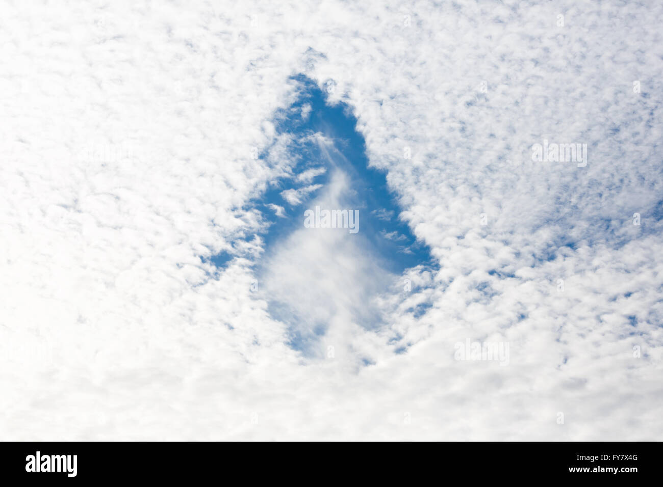 Insoliti fenomeni atmosferici nelle nuvole sopra Monaco di Baviera, Germania Foto Stock