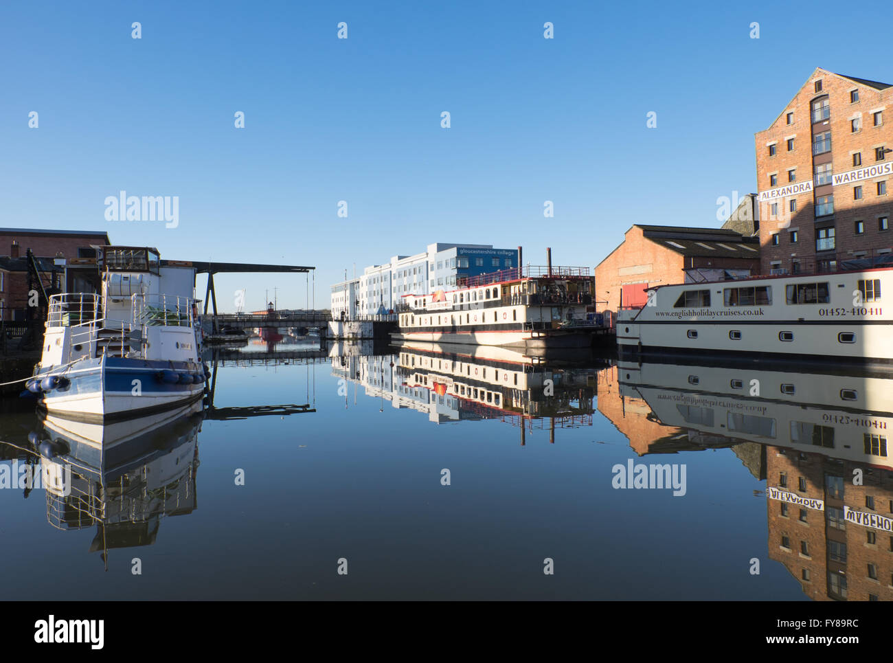 Viaggio barche ormeggiate a Gloucester Docks in Inghilterra Foto Stock