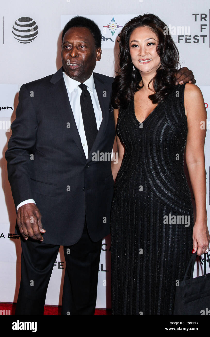 Pele e Marcia Aoki assiste il 'Pele: nascita di una Leggenda' Premiere mondiale durante il 2016 Tribeca Film Festival 2016 Foto Stock