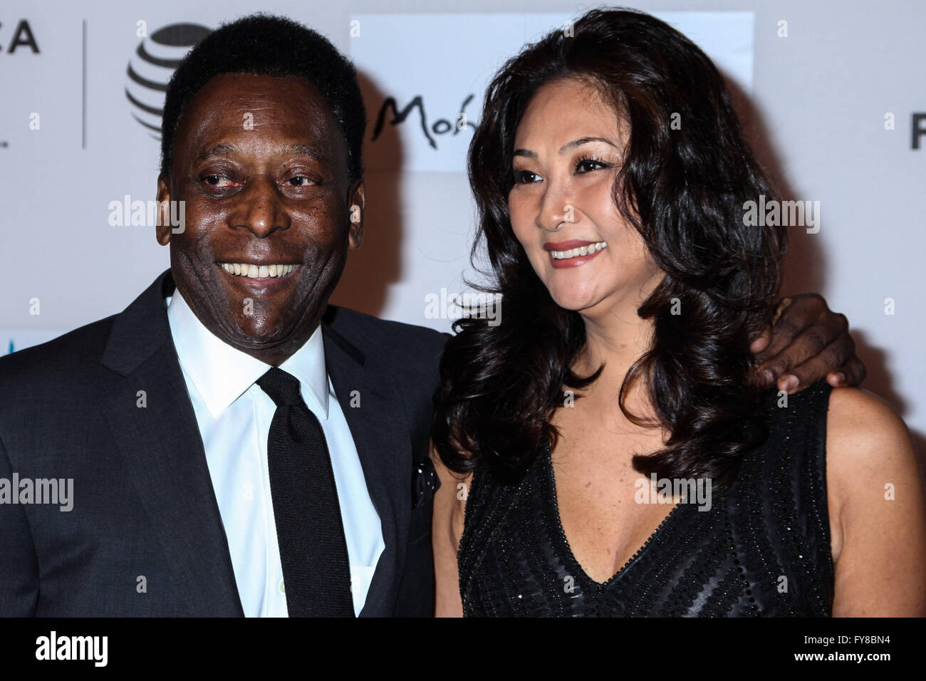 Pele e Marcia Aoki assiste il 'Pele: nascita di una Leggenda' Premiere mondiale durante il 2016 Tribeca Film Festival 2016 Foto Stock