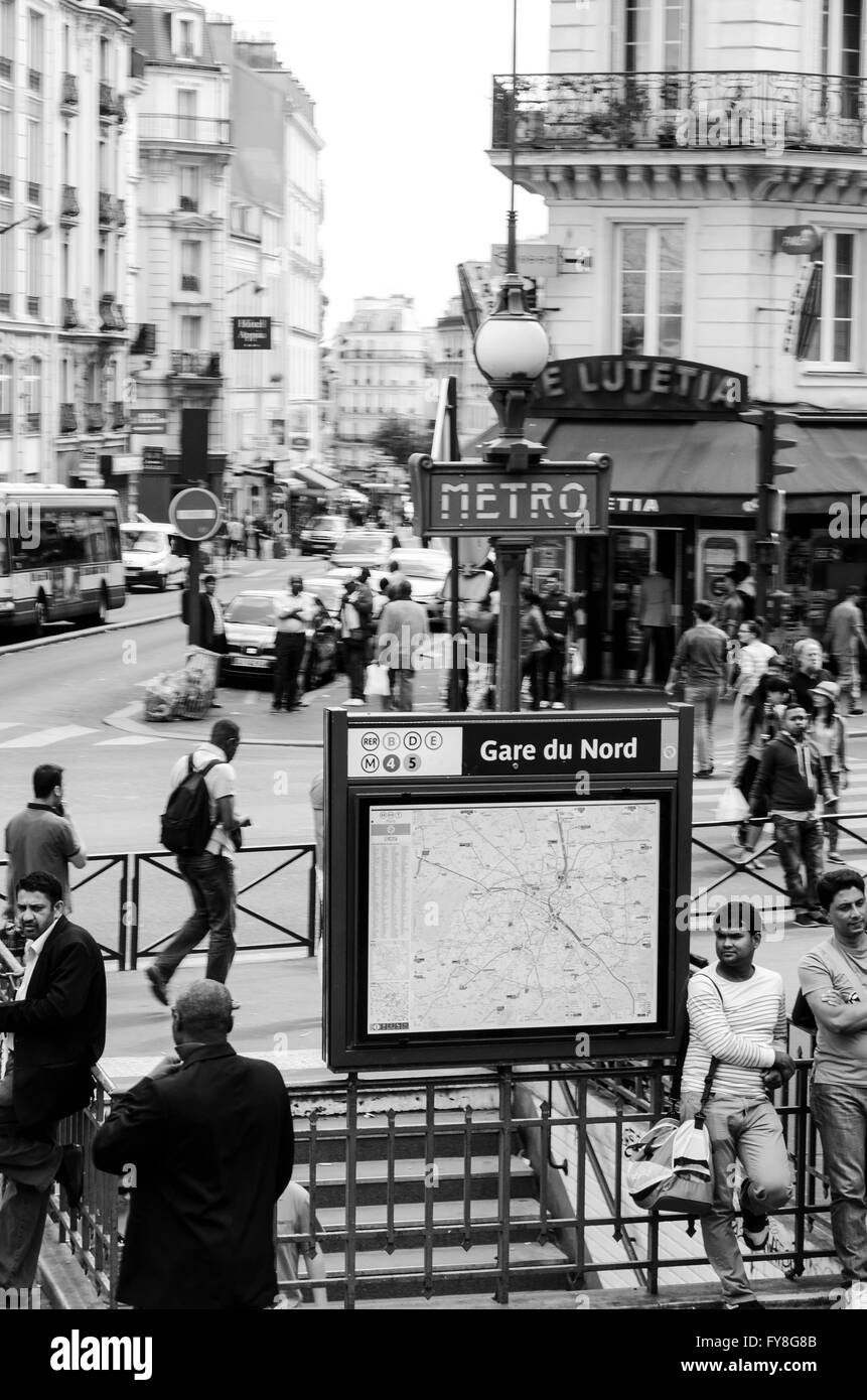 Un ingresso in stazione Gare du Nord Stazione della metropolitana di Parigi/ Foto Stock