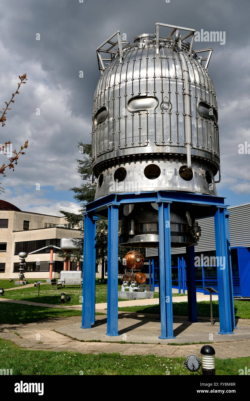 Il CERN, l'Organizzazione europea per la ricerca nucleare, storico 26-ton grande bolla europea Camera (BEBC) riempito con idrogeno liquido Foto Stock