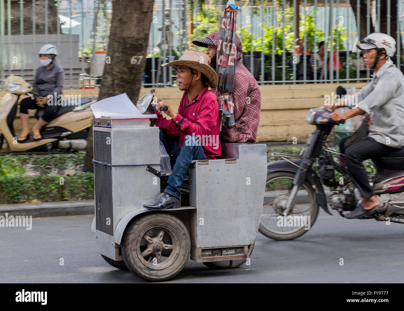 I diversi modi di trasporto utilizzati a Saigon Vietnam Foto Stock