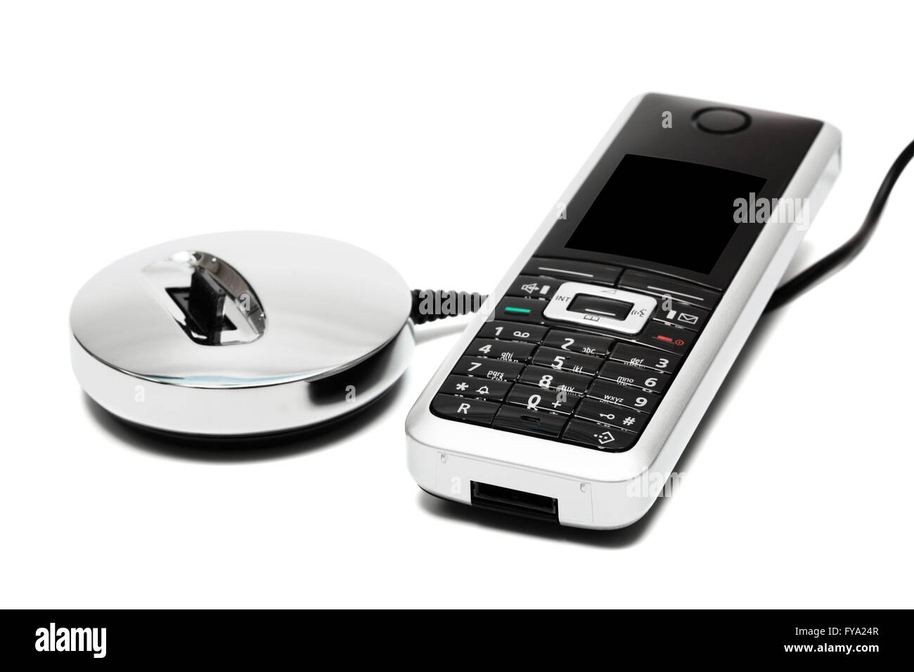 Nuova e moderna telefono su sfondo bianco Foto Stock