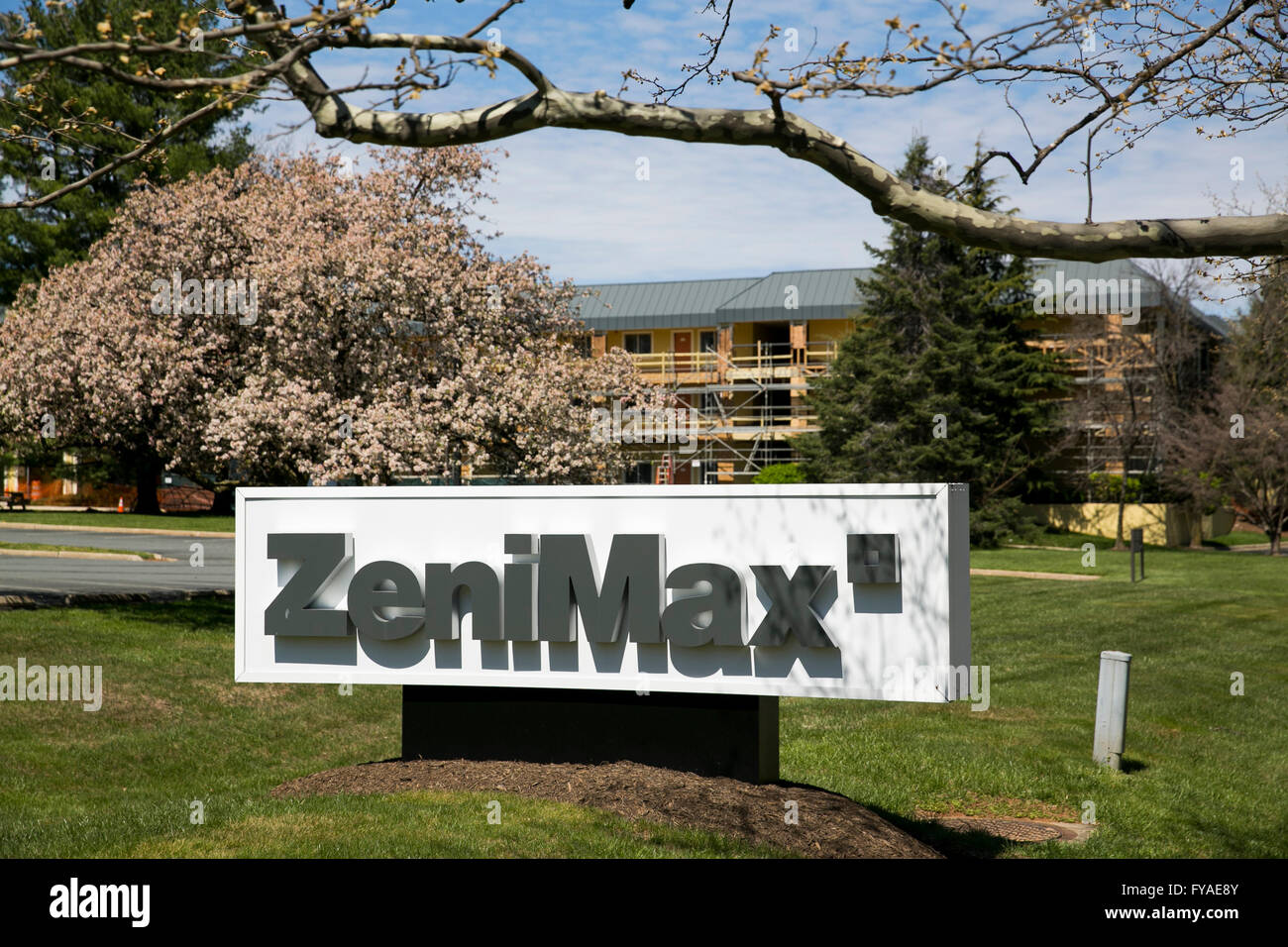 Un logo segno al di fuori della sede di ZeniMax Media, società madre di Bethesda Softworks, in Rockville, Maryland su Aprile Foto Stock