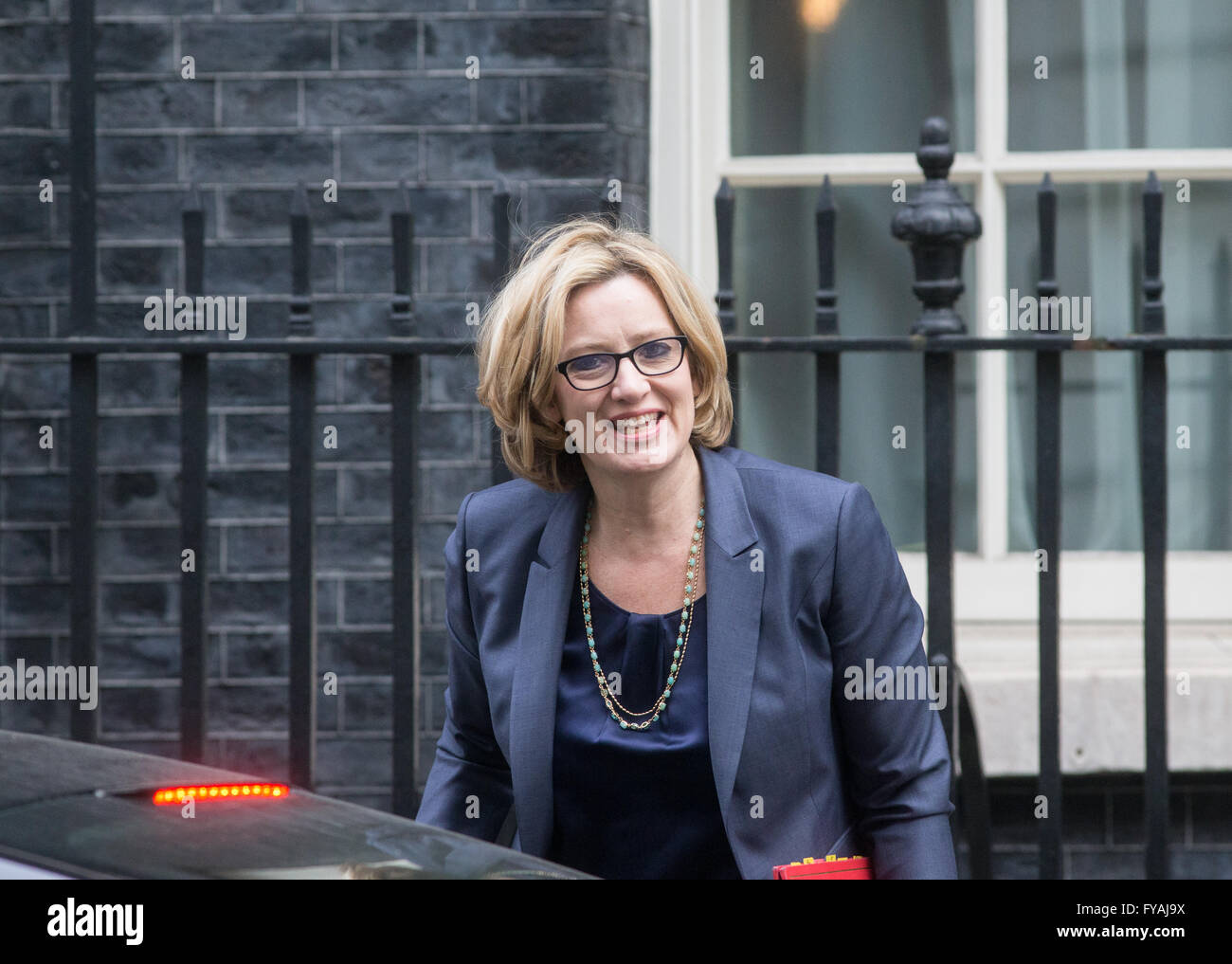 Ambra Rudd,il Segretario di Stato per l'energia e il cambiamento climatico,al numero 10 di Downing Street per una riunione del gabinetto Foto Stock