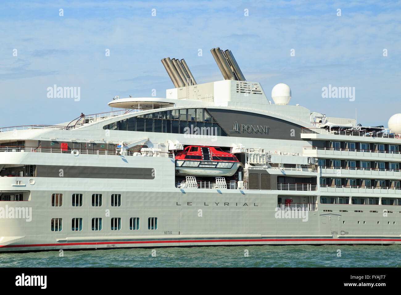 La nave di crociera Le Lyrial, IMO 9704130 Foto Stock