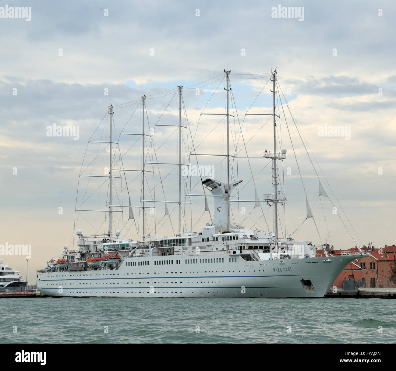 Barca a vela nave da crociera Wind Surf, IMO 8700785, una delle più grandi navi a vela nel mondo. Foto Stock