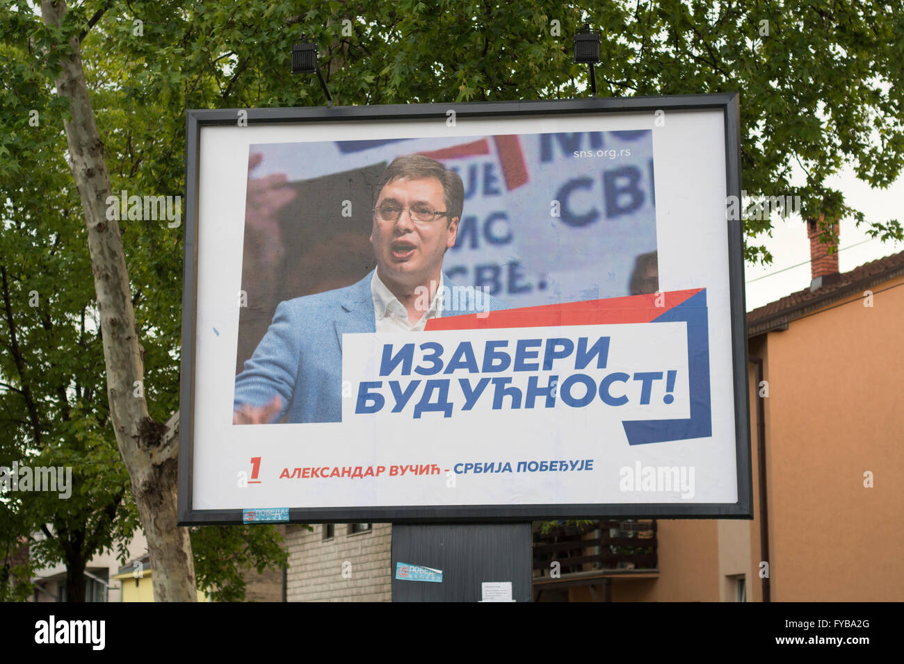 A Belgrado, in Serbia. 24 Aprile, 2016. 29. Parlamentare serba campagna elettorale, affissioni di progressiva serba leader del Partito Aleksandar Vucic, Credito: Adam Radosavljevic/Alamy Live News Foto Stock