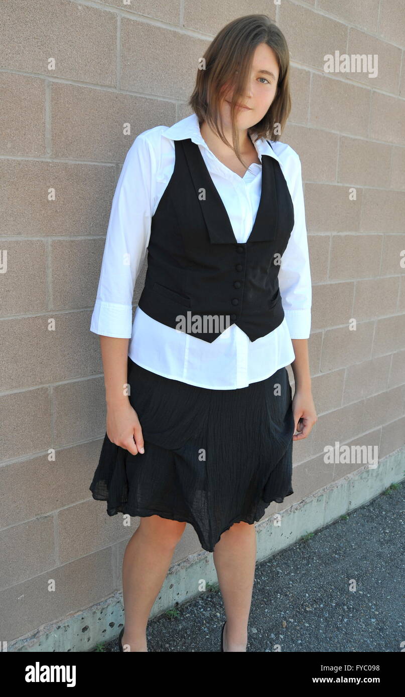 Bambinaia femmina all'esterno. Foto Stock