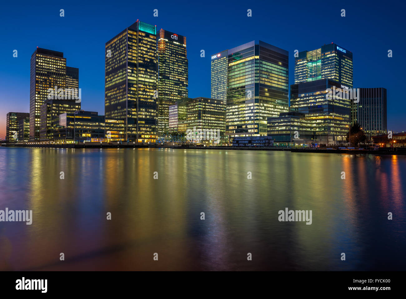 Canary Wharf di notte, uffici di Canary Wharf, Londra Foto Stock