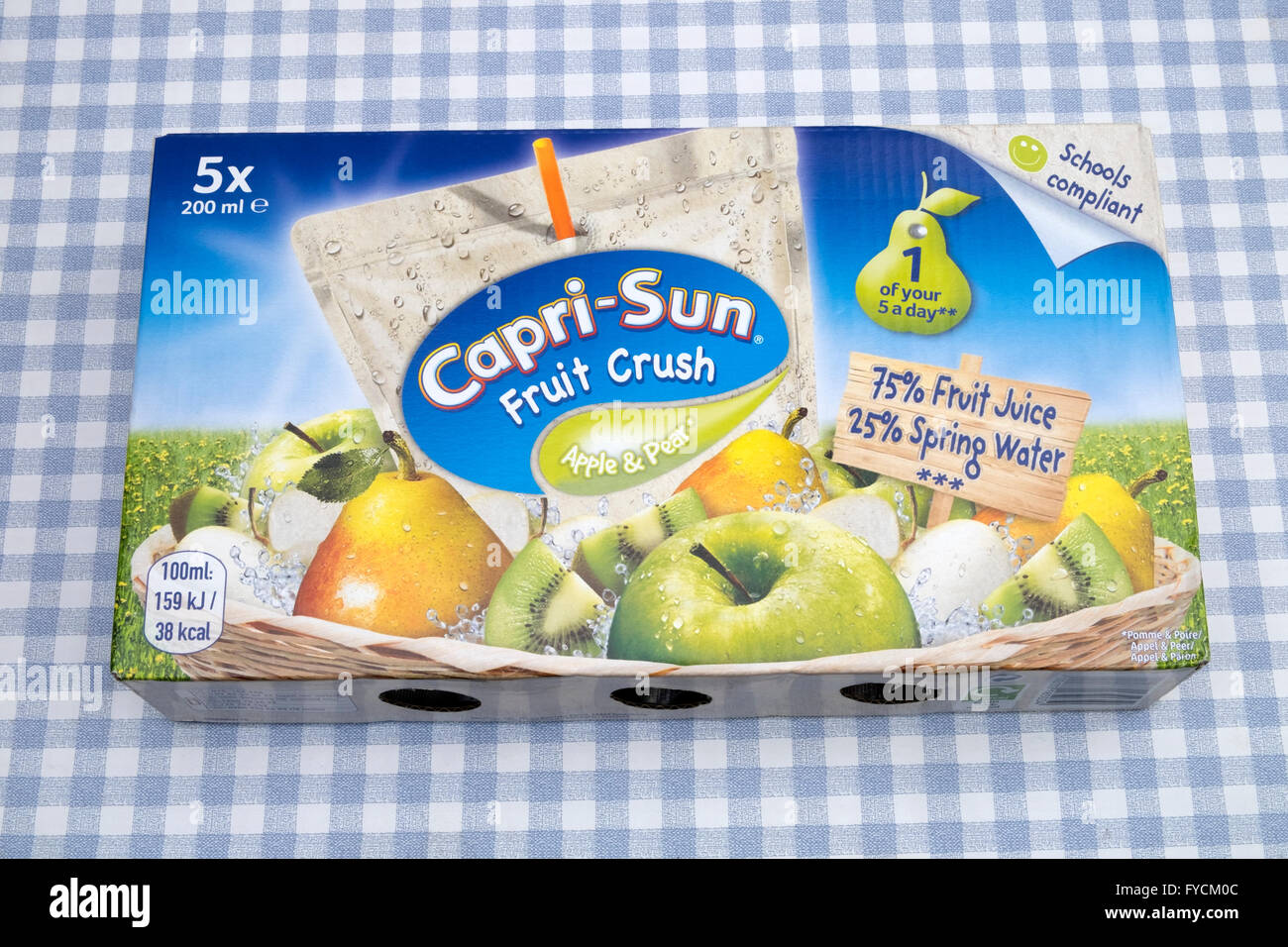 Capri-Sun frutta drink di schiacciamento Foto Stock