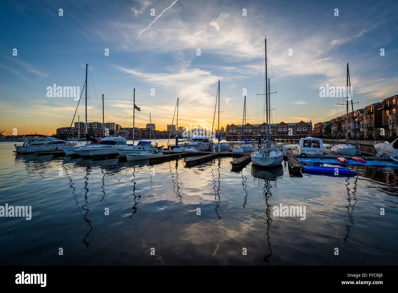 Barche ormeggiate in un marina del Cantone, Baltimore, Maryland. Foto Stock