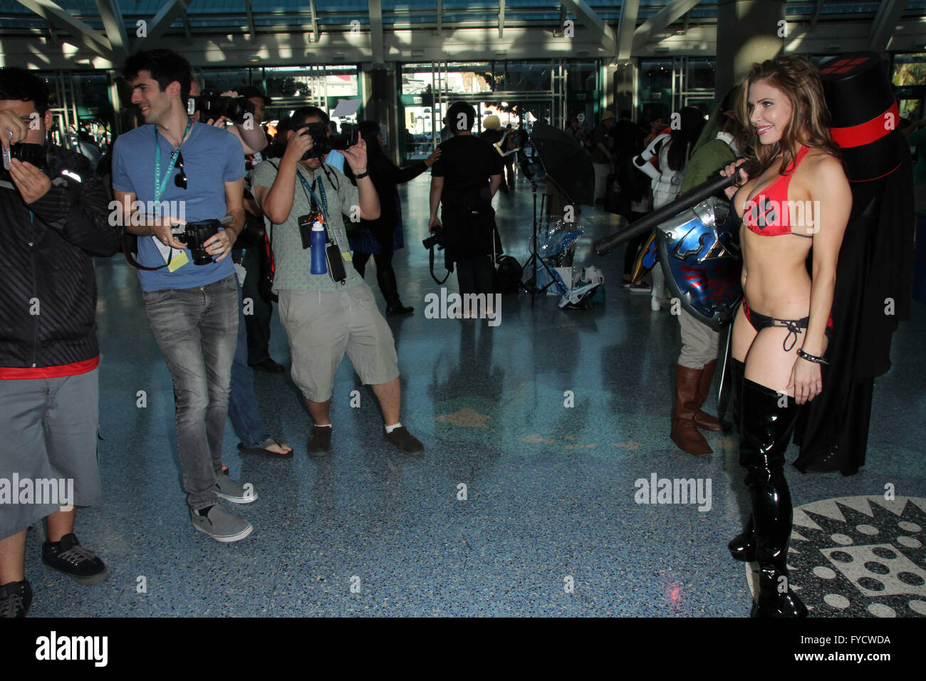 WonderCon 2016 presso il Los Angeles Convention Centre - Giorno 1 Erika Jordan cosplaying in un Harley Quinn Bikini con: Erika Giordano dove: Los Angeles, California, Stati Uniti quando: 25 Mar 2016 Foto Stock