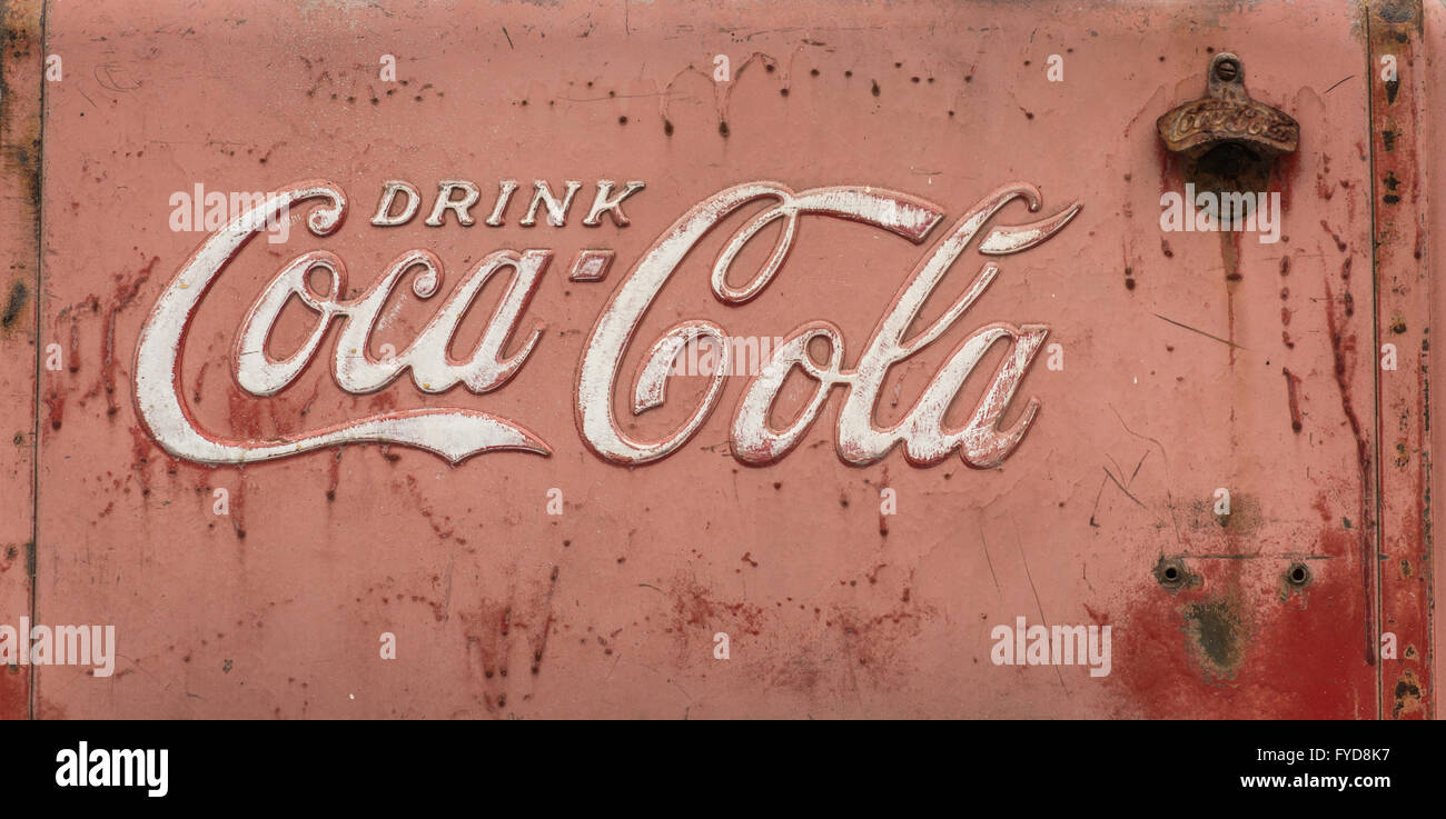 Antico segno Coca-Cola presso un negozio vintage in Florida, Stati Uniti d'America Foto Stock