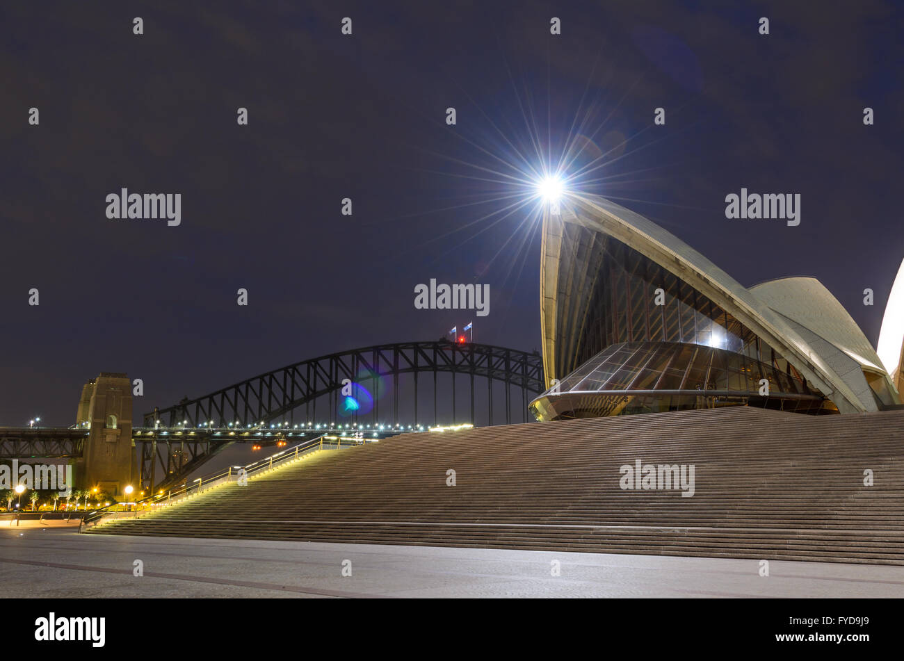 Sydney Opera House e il Sydney Harbour Bridge di notte Foto Stock