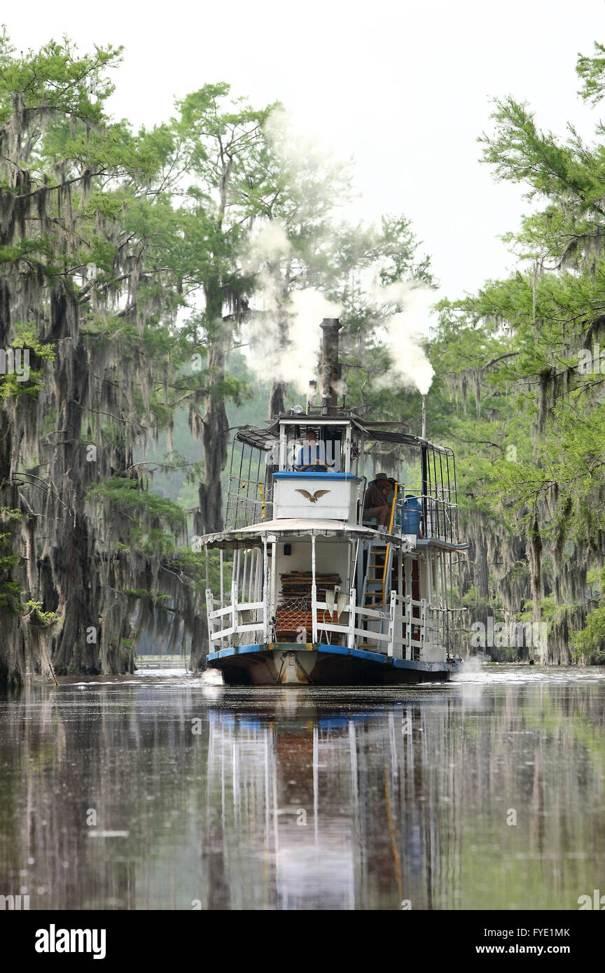 Il grazioso Ghost ruota a palette barca su un tour di Caddo lago vicino incerta, Texas. Foto Stock