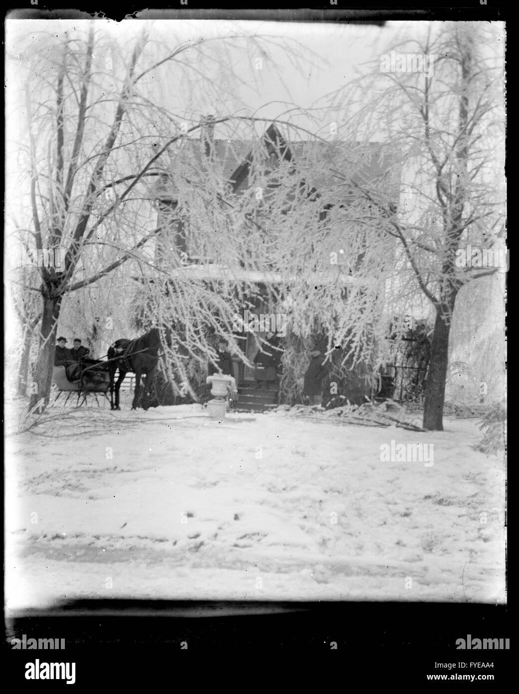Fotografia vittoriano di una casa in nevischio-storm in Fallston, Maryland Foto Stock