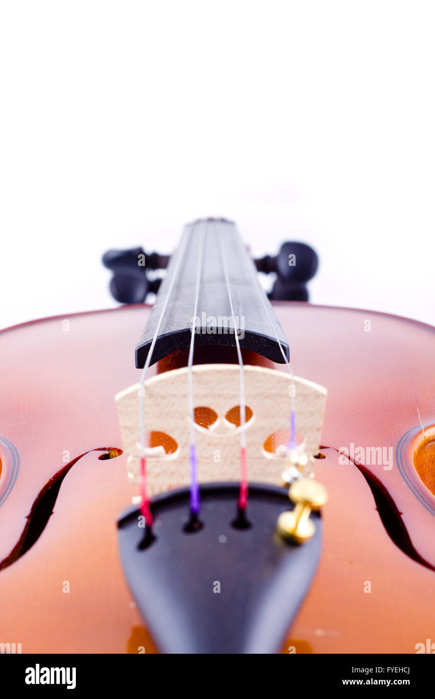 Vintage violino su sfondo bianco Foto Stock