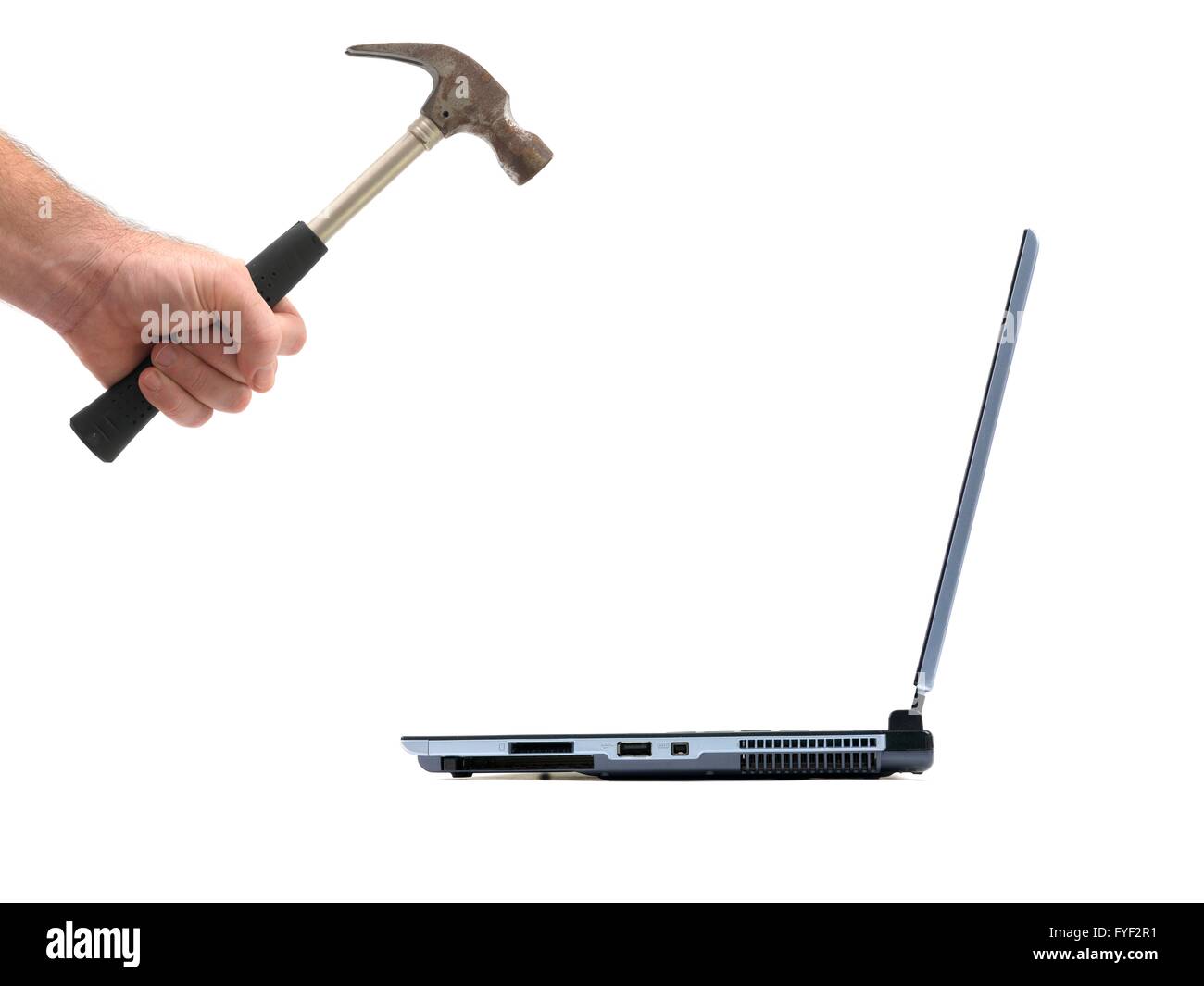 Un martello metallico un portatile isolata contro uno sfondo bianco Foto Stock