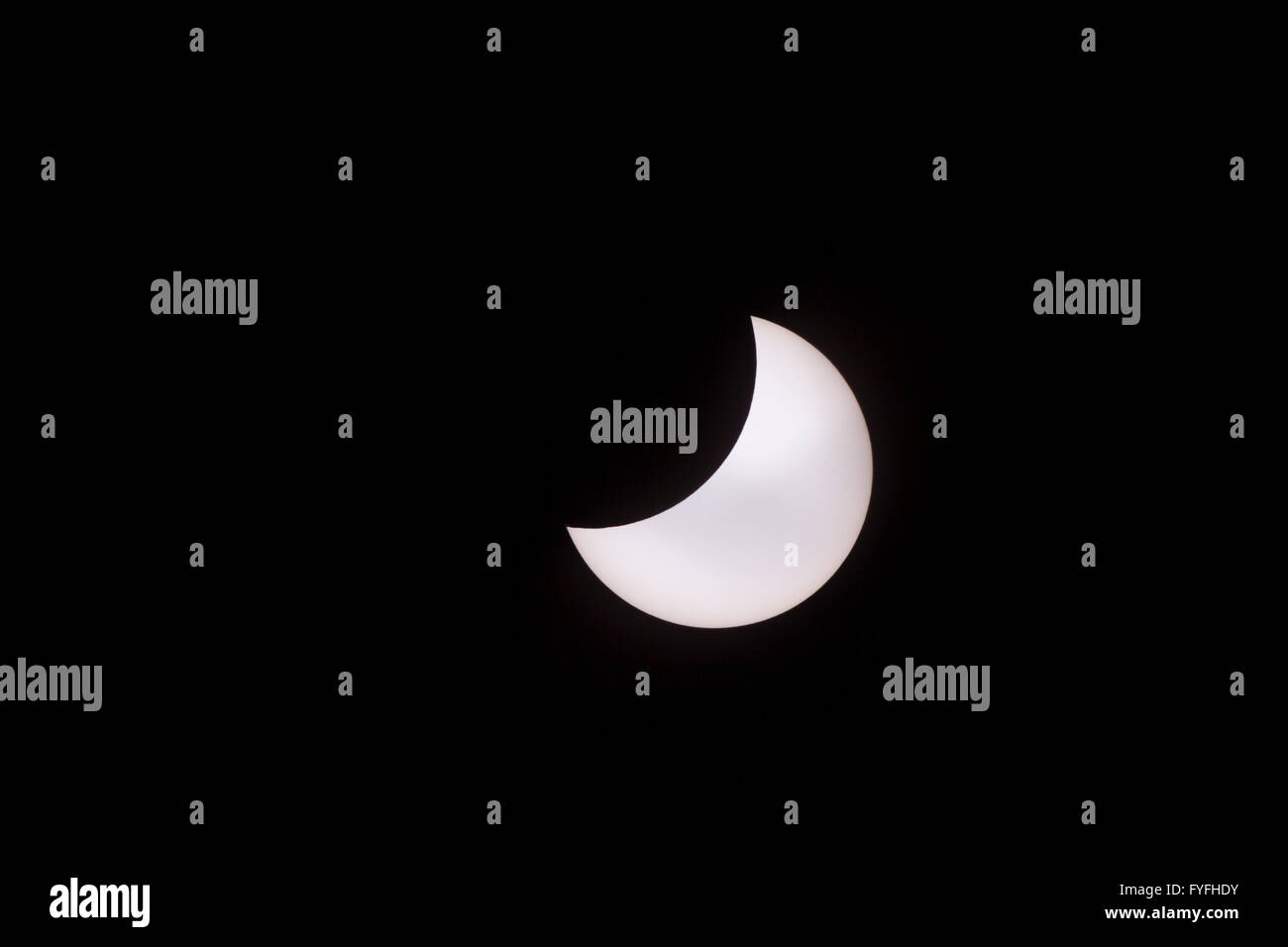 Parziale eclissi solare, luna di fronte al sole, Konstanz, Baden-Württemberg, Germania Foto Stock