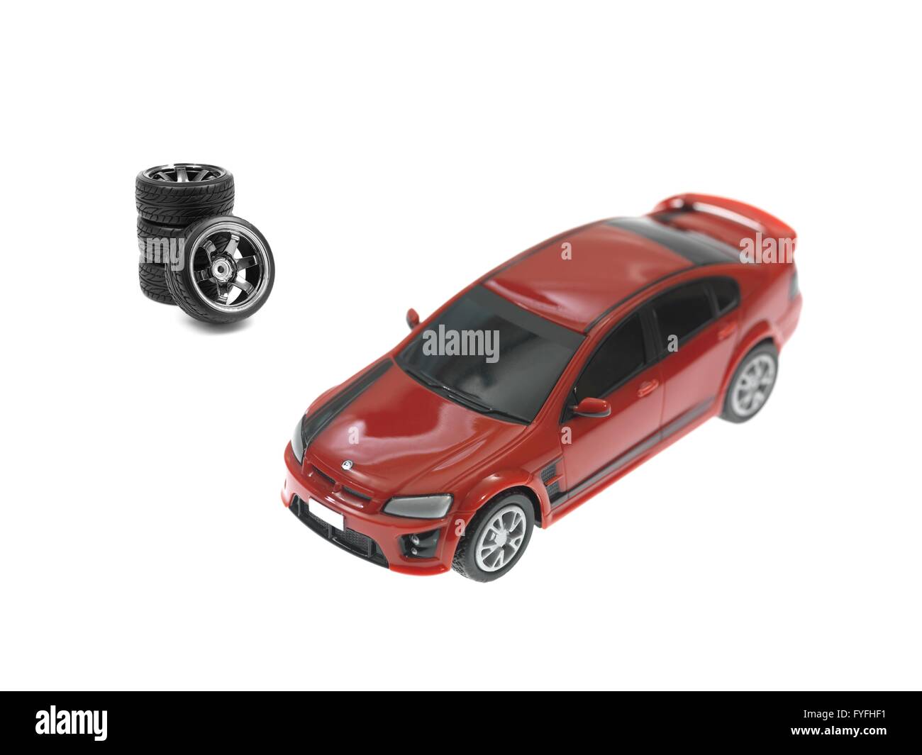 Un giocattolo auto sportiva isolata contro uno sfondo bianco Foto Stock