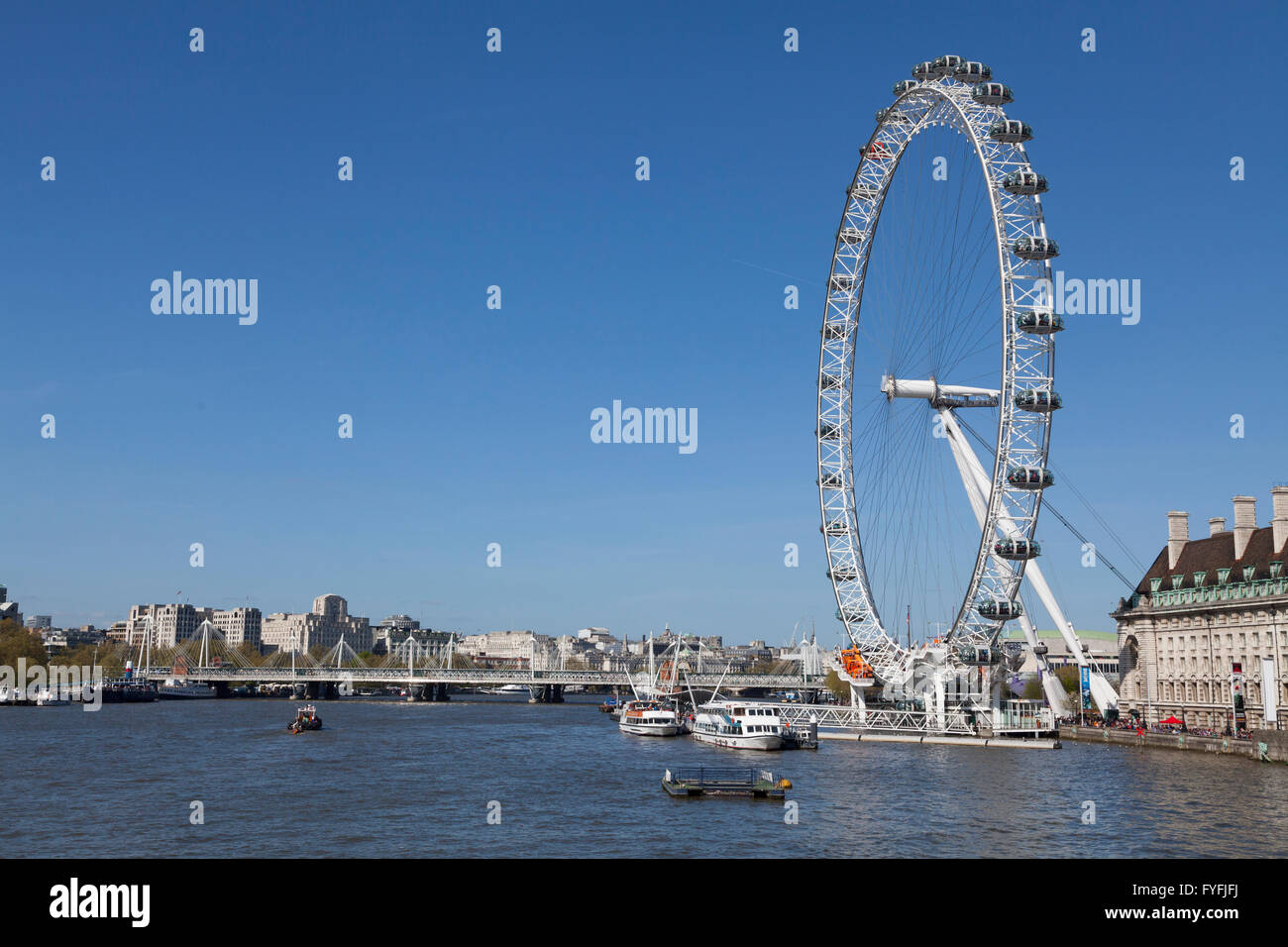 London Eye sul fiume Thames, London, England, Regno Unito Foto Stock