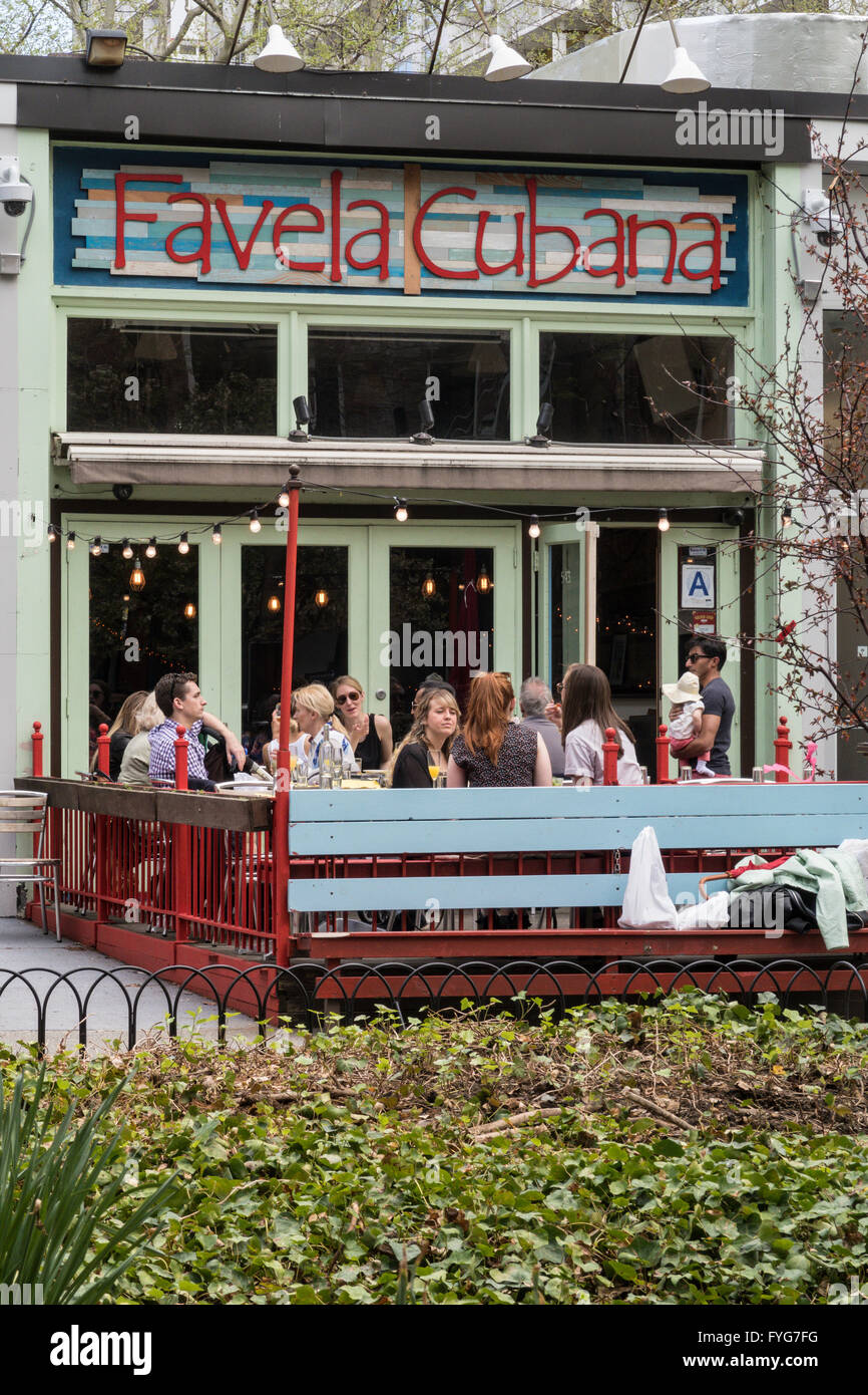 Favela Cubana ristorante, ingresso anteriore e di un patio, Greenwich Village, New York, Stati Uniti d'America Foto Stock