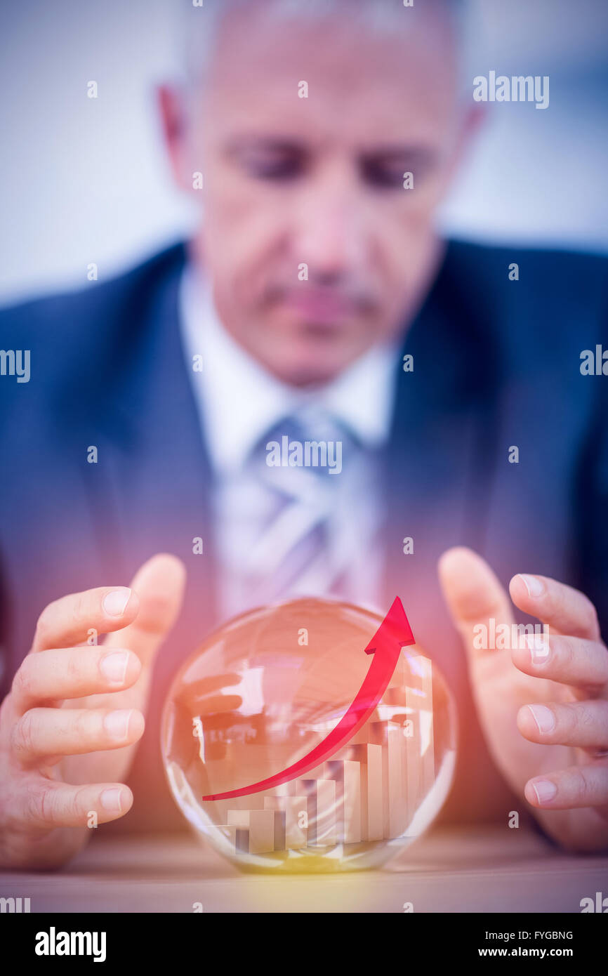 Immagine composita della freccia rossa e grafico a barre Foto Stock