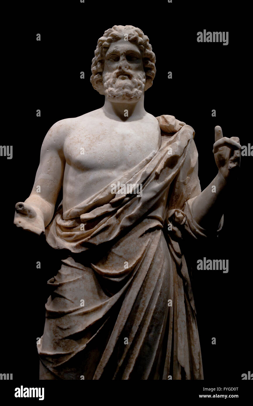 Antica statua greca di Asclepios (il dio greco della medicina). Noto anche come Esculapio, che è il nome romano. Foto Stock