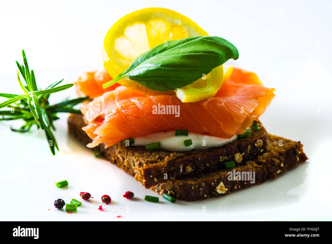 Crostini con salmone affumicato Foto Stock