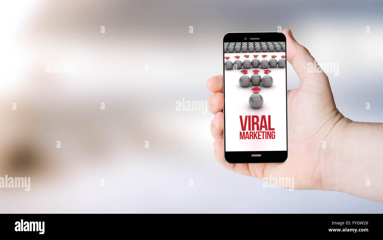 Telefono cellulare che mostra il marketing virale concetto sul digitale generato lo schermo del telefono con lo sfondo del mare. Tutti i grafici dello schermo sono realizzati Foto Stock