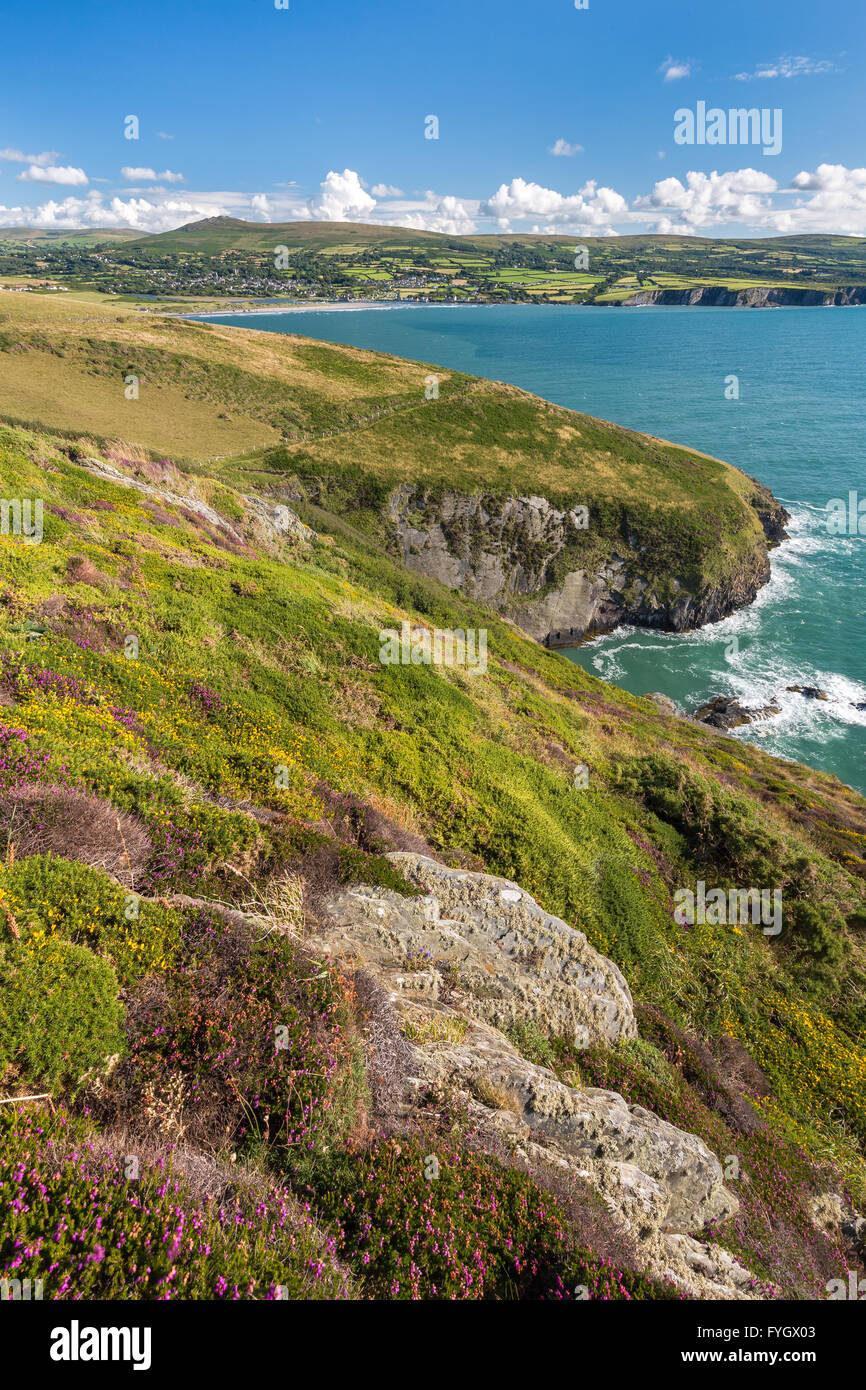 Pen y Bal promontorio verso Newport e montagne Preseli - Pembrokeshire Foto Stock