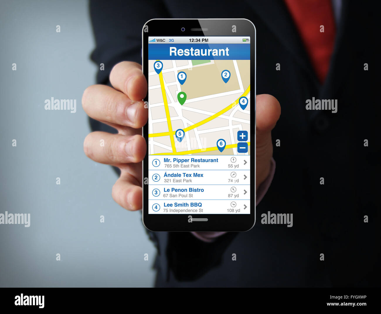 Ricerca ristorante concetto: imprenditore mano che tiene un 3d generati smartphone touchscreen con ristorante finder app. Tutto schermo Foto Stock