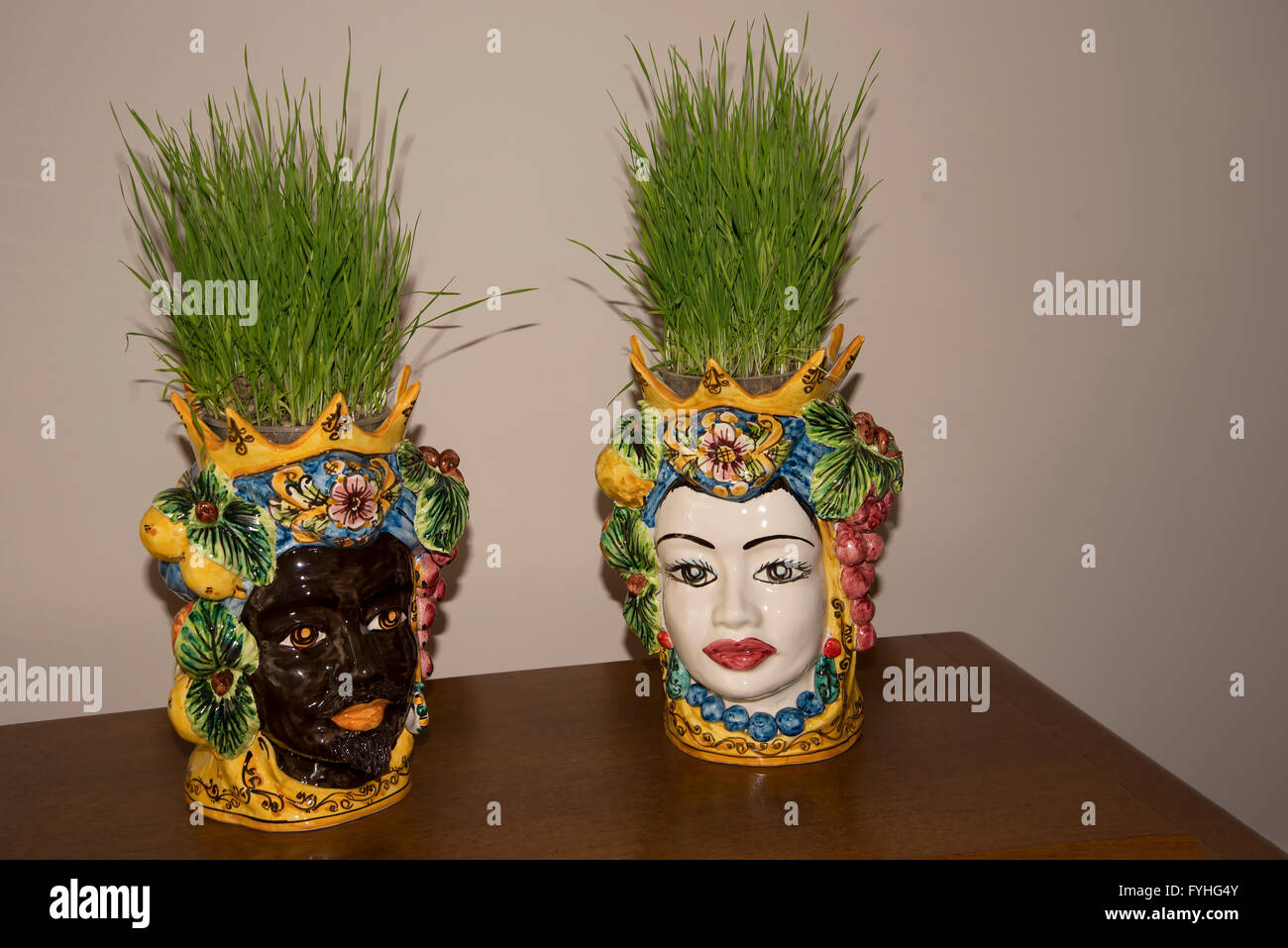 Ceramica siciliana capi in Sorrento Italia Meridionale Foto Stock