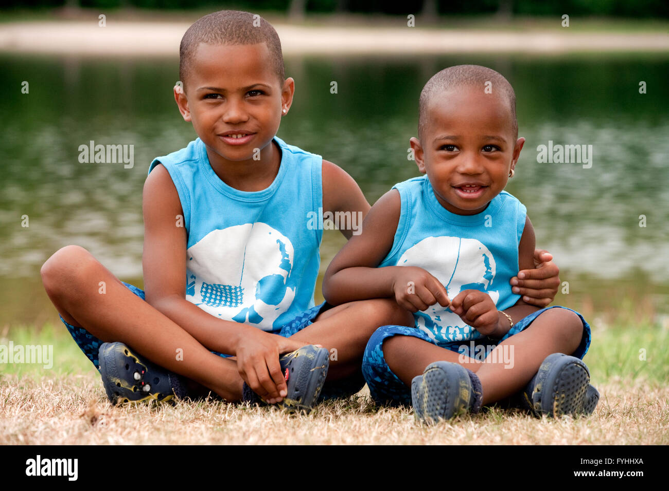 Bambini africani felici immagini e fotografie stock ad alta risoluzione -  Alamy