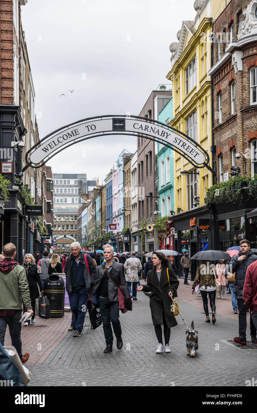 L'ingresso a Carnaby Street, Londra. Foto Stock