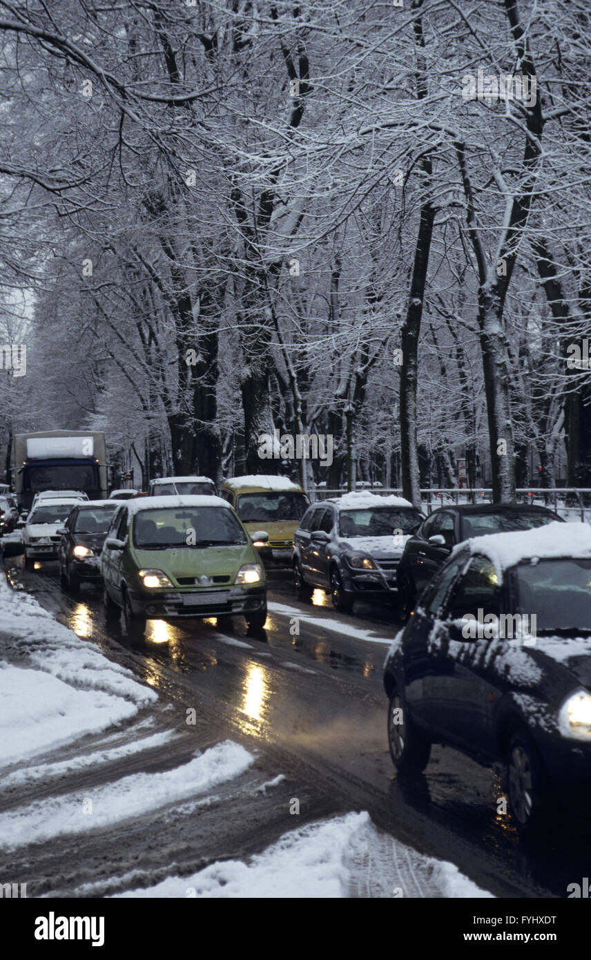 Inceppamento di traffico in inverno Foto Stock