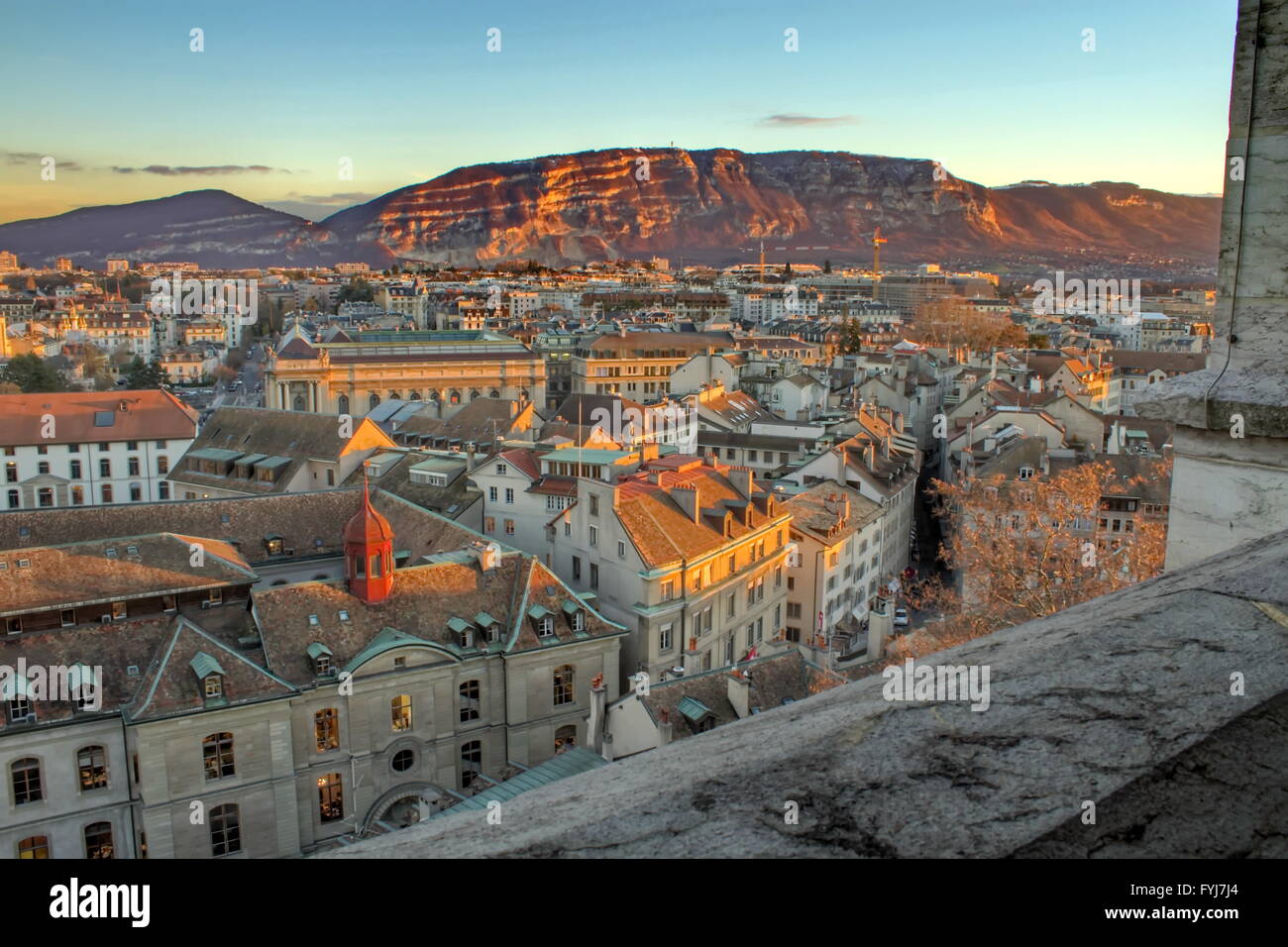 La città di Ginevra e Saleva mountain, Svizzera (HDR) Foto Stock
