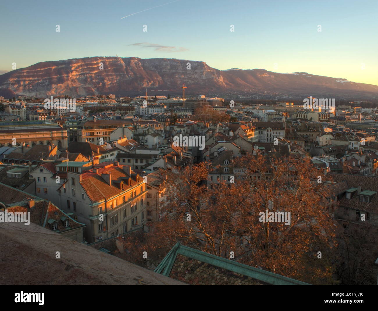 La città di Ginevra e Saleva mountain, Svizzera (HDR) Foto Stock